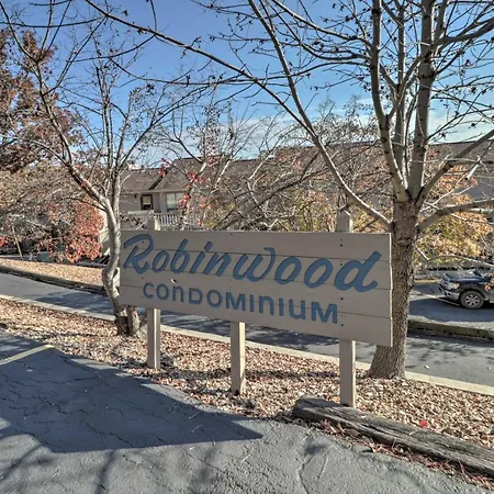 Lake Ozark Condo With Pool And Fishing Docks!